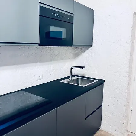 Апартаменти Dante's Patio *