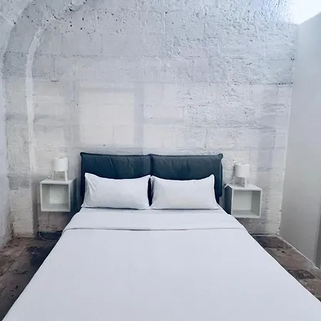 Dante's Patio Апартаменти