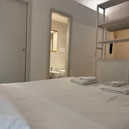 Apartment Dante's Patio *